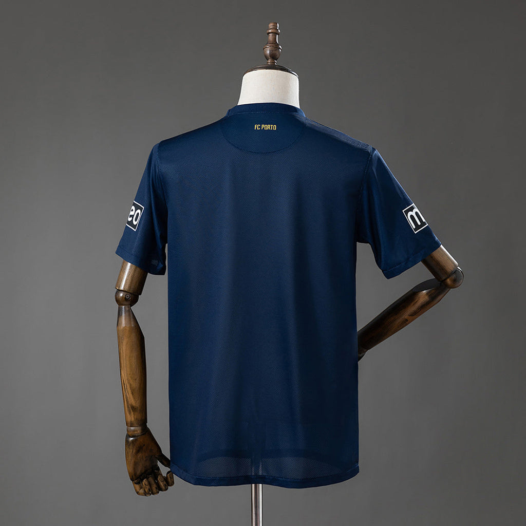 Retro FC Porto 2011-2012 Away Fan
